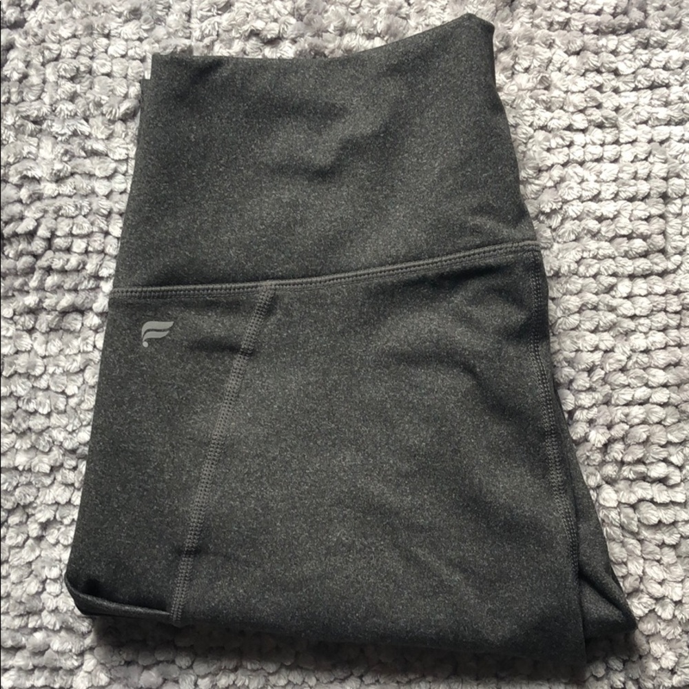 Fabletics Mila High-Waisted Pocket Legging
